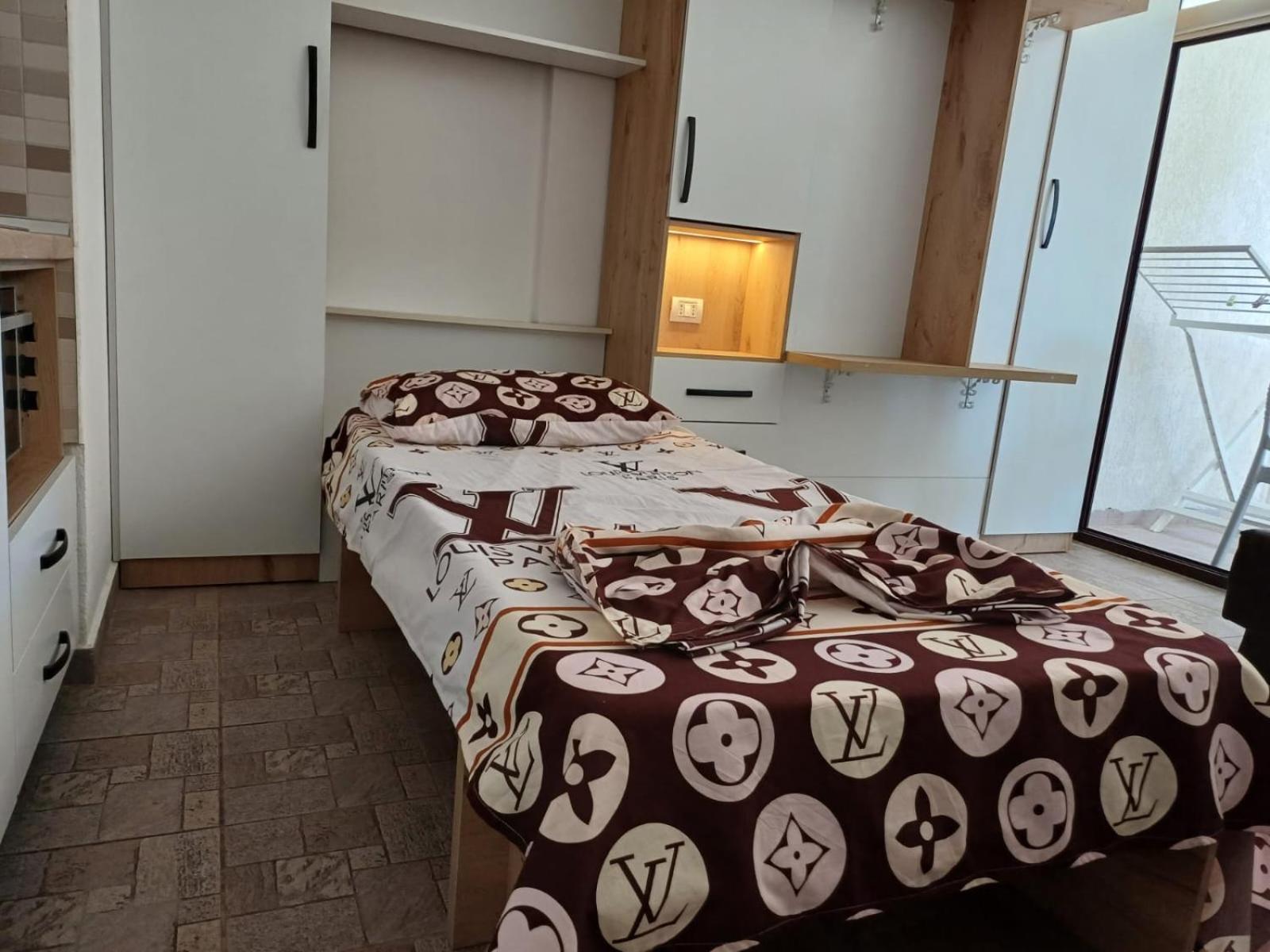 VelipojëFlat Ergli公寓 外观 照片